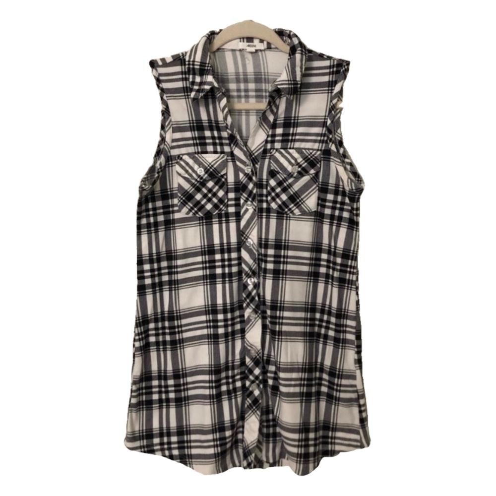 Soft Plaid Black And White Sleeveless Button Up Vest